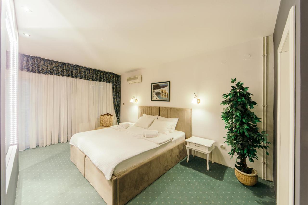Garni Hotel President De Luxe Kragujevac Exterior foto