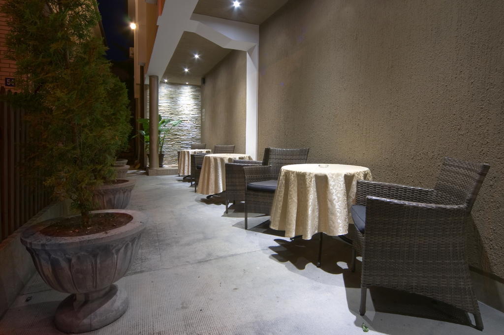 Garni Hotel President De Luxe Kragujevac Exterior foto